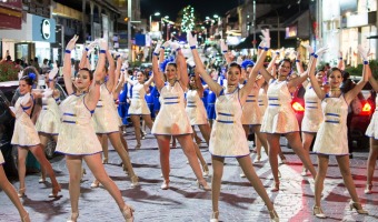 SE DESARROLL EL DESFILE NAVIDEO PREVIO A LA NOCHEBUENA