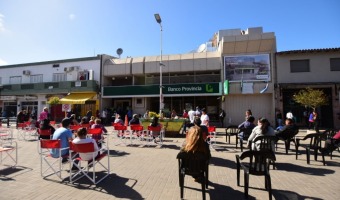 LA MUNICIPALIDAD FORTALECE LAS MEDIDAS PREVENTIVAS EN LAS FILAS DE LOS BANCOS