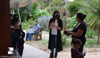 CONTINA LA ENTREGA DE LA TARJETA ALIMENTAR