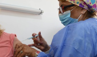 INICIA LA VACUNACIN CONTRA EL COVID-19 PARA PERSONAL DE SALUD MAYORES DE 60 AOS