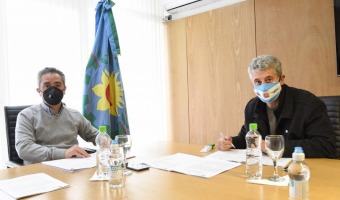 EL EJECUTIVO LOCAL FIRM UN CONVENIO CON EL MINISTRO BONAERENSE DE DESARROLLO DE LA COMUNIDAD