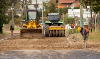 AVANZA LA OBRA DE ASFALTADO DEL PASEO 104