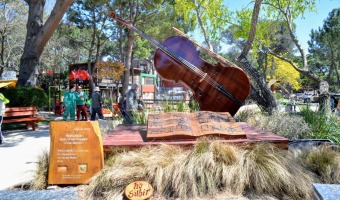 SE INAUGUR LA PLAZA DE LA MSICA CLSICA