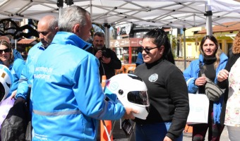 MS DE 80 GESELINOS Y GESELINAS RECIBIERON CASCOS EN UNA NUEVA JORNADA DE PREVENCIN VIAL