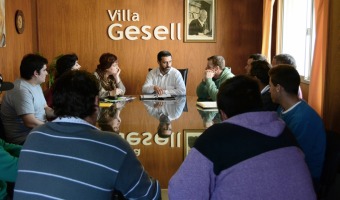 Reunin entre pescadores locales y el Ministerio de Agroindustria gestionada por el municipio