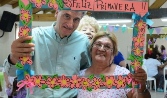 Barrera festej el da del Jubilado en Casa de los Abuelos