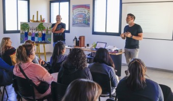 COMENZ EL TALLER DE PELUQUERA EN LOS CENTROS COMUNITARIOS