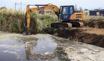TRABAJOS DE LIMPIEZA EN AVENIDA 27 HACIA LA RUTA