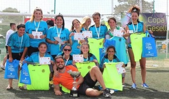 Copa de plata para el ftbol femenino
