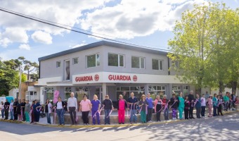 CIERRE DE OCTUBRE ROSA: UN ABRAZO SIMBLICO AL HOSPITAL MUNICIPAL