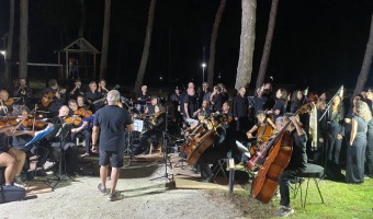 LA ORQUESTA MUNICIPAL ABRI� EL CICLO CULTURAL DE �VILLAROBLES�