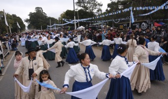 VILLA GESELL CELEBR� LA PATRIA CON LA 10� EDICI�N DE LA CRIOLLA Y EL DESFILE INSTITUCIONAL