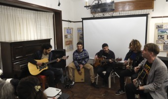 JOAQUIN SAEZ Y LOS GUARDIANES DEL FUEGO PRESENTARON GEMA SESSION EN EL CHALET DE DON CARLOS