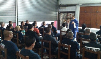 Bomberos recibieron la bendicin del Cura prroco